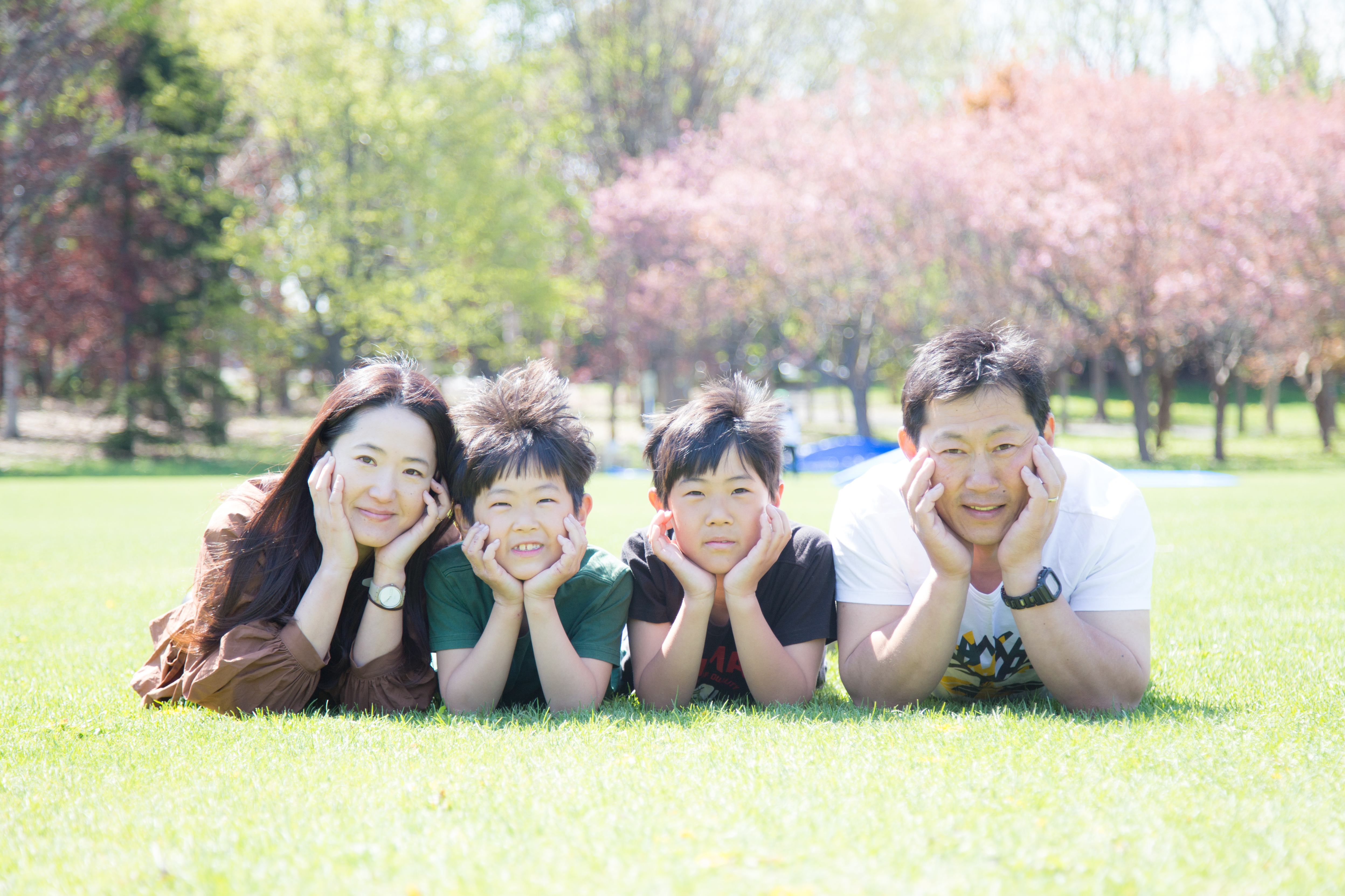 家族写真】札幌の桜の咲く公園で家族写真を撮影しました！ | 札幌の